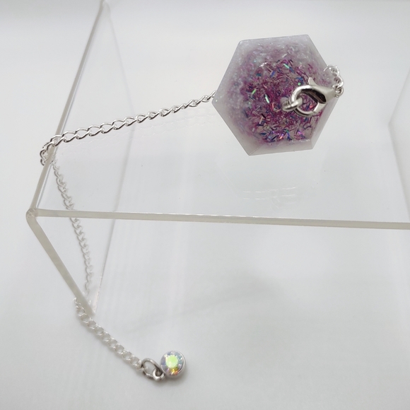 Berries and ice purple glitter inside pearly white handcrafted dowsing pendulum - Picture 5 of 10